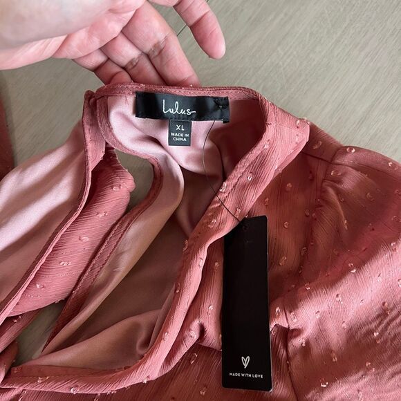 Lulu's Closer Look Dusty Rose Mauve Swiss Dot Tie Sleeve Romper Womens Sz XL - Picture 7 of 11